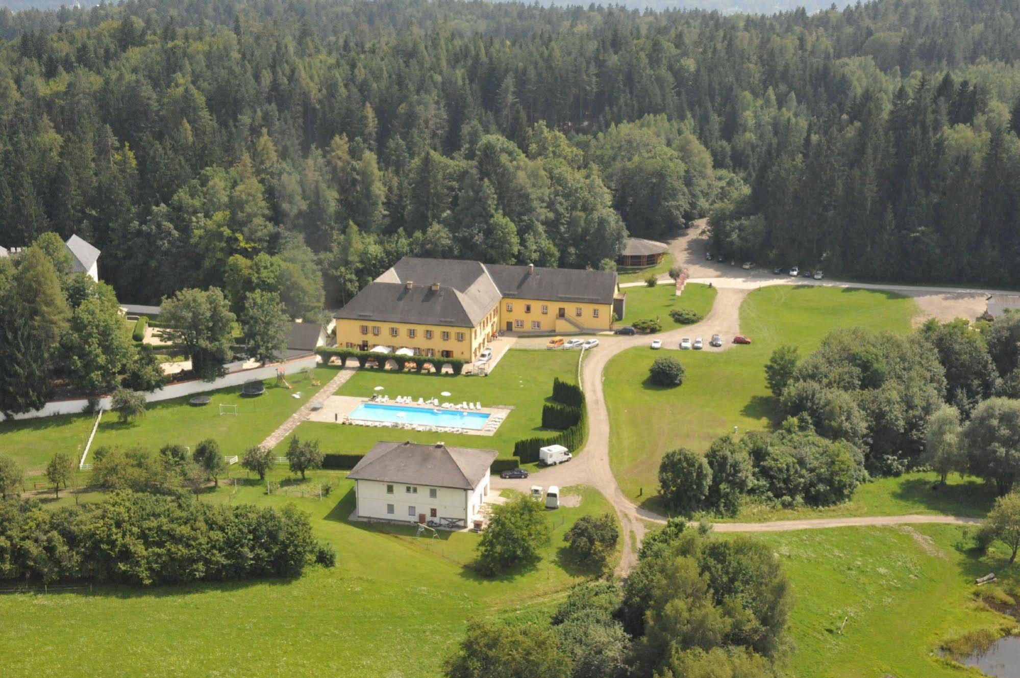 Gut Drasing Hotel Krumpendorf Exterior photo